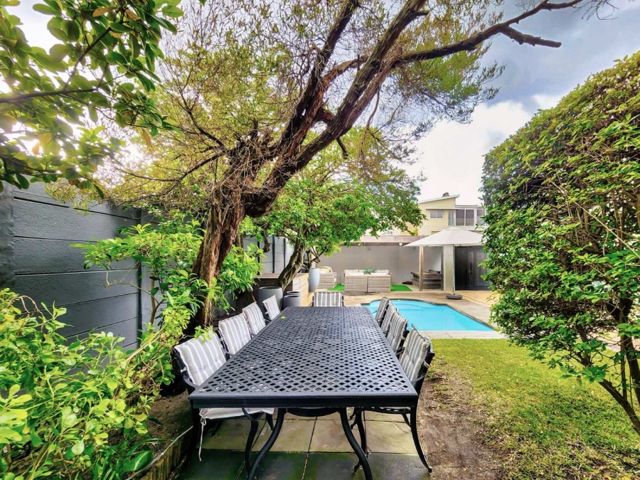 4 Bedroom Property for Sale in Bloubergstrand Western Cape